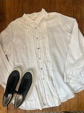 Lee Mathews White Collared Shirt
